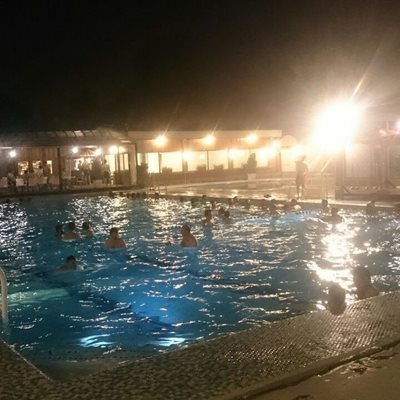 مجموعه ورزشی چهارفصل ولنجک