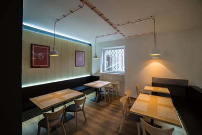 رستوران Amici Delivery & Bistro برنو