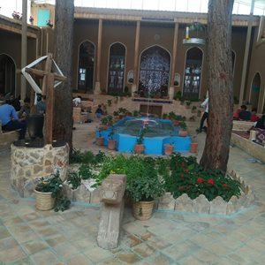شهر-کرد-رستوران-سنتی-چلچراغ-شهرکرد-304920