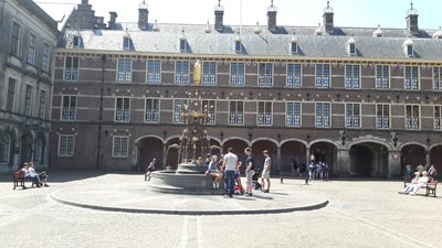 لاهه-بینهوف-The-Binnenhof-307521