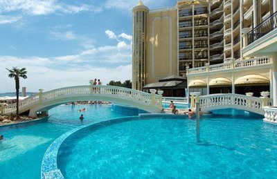 سانی-بیچ-هتل-کاخ-ویکتوریا-سانی-بیچ-Victoria-Palace-Hotel-Spa-307567
