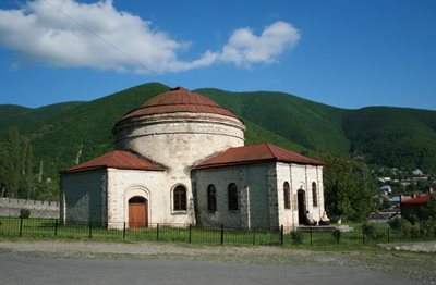 موزه هنرهای عامیانه شکی Museum of Folk and Applied Arts