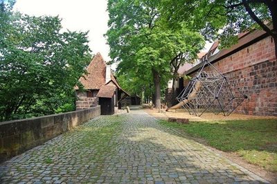 دیوارهای شهر The Town Walls