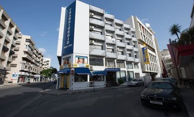 هتل آپارتمان فرانگرجیو لارناکا Frangiorgio Hotel Apartments