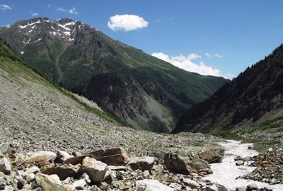 یخچال طبیعی چالادی Chaladi Glacier