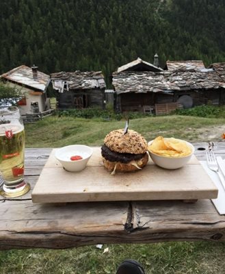زرمات-رستوران-چیز-ورونی-Restaurant-Chez-Vrony-321521