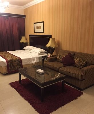 منامه-هتل-رامادا-منامه-Ramada-Dammam-Hotel-and-Suites-322450