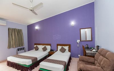 هتل اسکای Skai Lodge