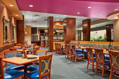 دوبلین-کالیفرنیا-هتل-ایمبسی-هیلتون-Embassy-Suites-by-Hilton-Columbus-Dublin-330003