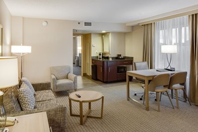 دوبلین-کالیفرنیا-هتل-ایمبسی-هیلتون-Embassy-Suites-by-Hilton-Columbus-Dublin-329998