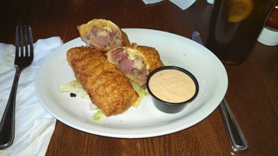 دوبلین-کالیفرنیا-رستوران-کلبه-دوبلین-Dublin-Village-Tavern-330055