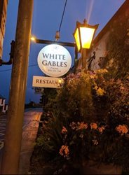 رستوران White Gables