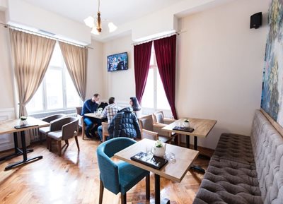 نیش-رستوران-Pleasure-331889