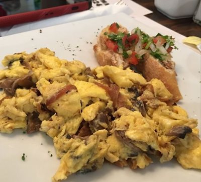 کانکون-کافه-آنتوانت-Cafe-Antoinette-332266