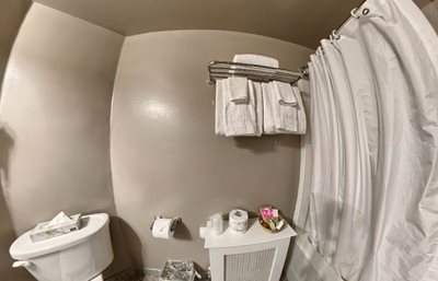مسافرخانه هلم Helm's Inn