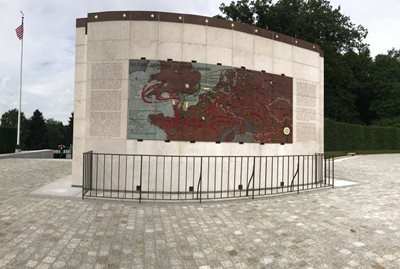 شهر-لوکزامبورگ-یادبود-گورستان-آمریکایی-لوکزامبورگ-Luxembourg-American-Cemetery-Memorial-335794