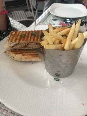 اسلام-آباد-کافه-خیابان-Street-1-Cafe-336986