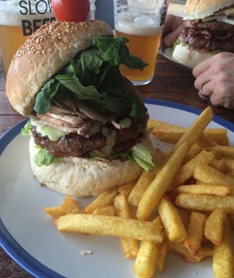 پرتوریا-رستوران-برگر-Burger-Bistro-338911