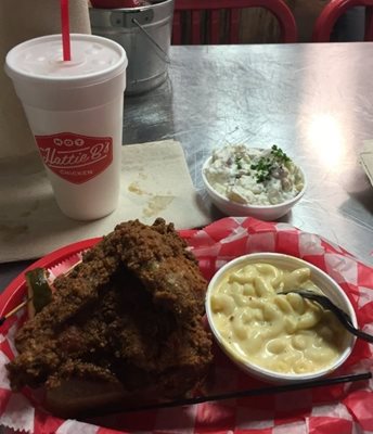 نشویل-رستوران-Hattie-B-s-Hot-Chicken-339611