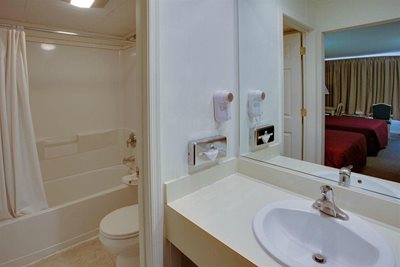 وینا-هتل-ولف-Vienna-Wolf-Trap-Hotel-339732