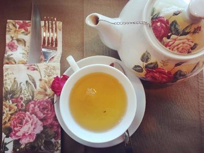 گیومری-کافه-نانسی-Cafe-Nancy-341635