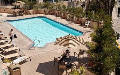 لس-آنجلس-هتل-دبل-تیری-هیلتون-سانتا-مونیکا-DoubleTree-Suites-by-Hilton-Santa-Monica-341674