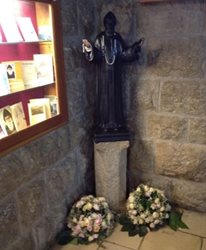 آرامگاه سنت شاربل Saint Charbel Tomb