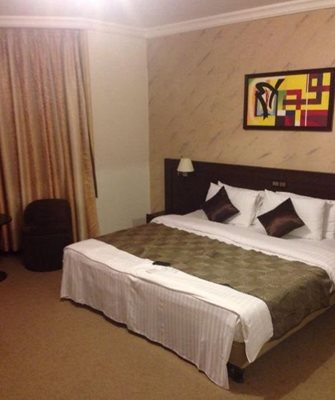 لومه-هتل-ساحلی-پالم-Hotel-Palm-Beach-344055