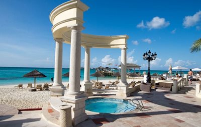 ناسائو-هتل-صندل-رویال-بهمئیان-Sandals-Royal-Bahamian-Spa-Resort-Offshore-Island-345878