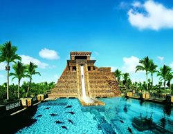 پارک آبی آکووووژن Aquaventure Water Park at Atlantis Paradise Island