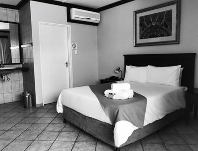 ویندهوک-هتل-Arebbusch-Travel-Lodge-351835