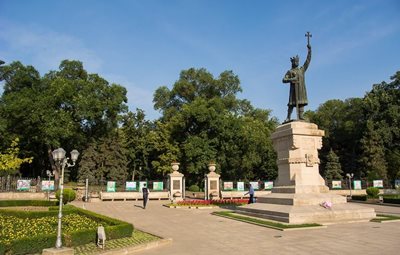 کیشیناو-پارک-مرکزی-استفان-کیشیناو-Stefan-cel-Mare-Central-Park-353351