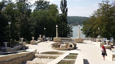 کیشیناو-پارک-والی-کیشیناو-Valea-Morilor-Park-353363