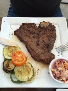 پورتو-پرنس-کافه-اسموکی-و-گریل-Smokey-s-Bar-Grill-355407