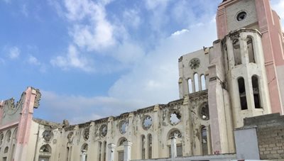 خرابه های کلیسای نتردام Notre Dame Cathedral Ruins