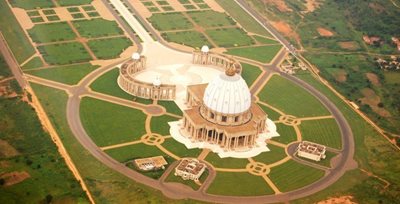 یاموسوکرو-کلیسای-بانوی-صلح-Basilica-of-Our-Lady-of-Peace-355793