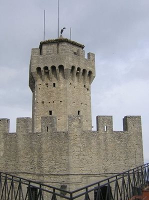 سان-مارینو-سه-برج-سن-مارینو-Three-Towers-of-San-Marino-356451