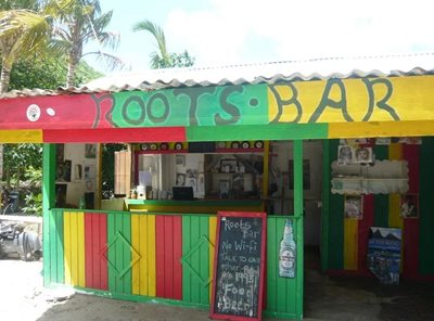 کاستریس-رستوران-بار-ریشه-ها-Roots-Bar-356523