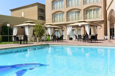 انجامنا-هتل-Hotel-La-Residence-357117