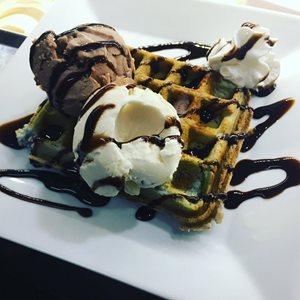 باستر-کافه-Ti-Amo-Gelato-Cafe-357435