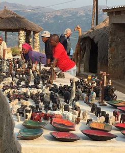 مبابانه-بازار-صنایع-دستی-Traditional-Swazi-Craft-Markets-357618