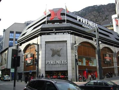 مرکز خرید پیرنه آندورا Pyrenees Andorra