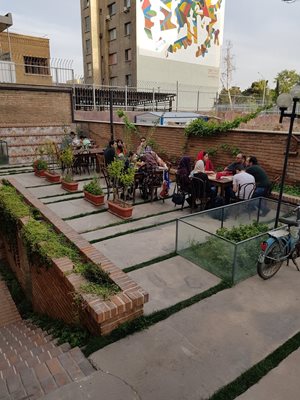 تهران-کافه-عمارت-روبرو-368913