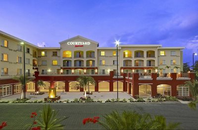 بریج-تاون-هتل-کانتری-یارد-بای-مایوت-بریج-تاون-Courtyard-by-Marriott-Bridgetown-Barbados-370407