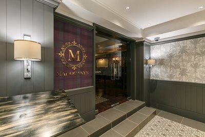 گابورون-رستوران-ماهوگانی-Mahogany-s-Restaurant-371272