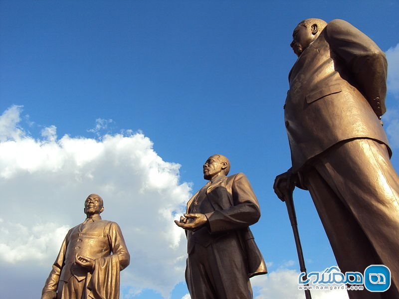 بنای سه مجسمه پیشوا | Three Dikgosi Monument