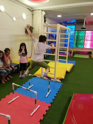 تهران-باشگاه-ورزشی-کودکان-شعبه-پاسداران-371541