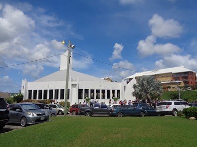 سنت-جانز-هولی-فمیلی-کتدرال-Holy-Family-Cathedral-372928