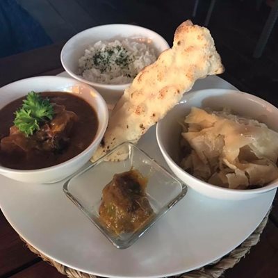 سنت-جرجس-سالن-غذا-خوری-سالیس-Sails-Restaurant-Bar-373556