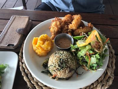 سنت-جرجس-سالن-غذا-خوری-سالیس-Sails-Restaurant-Bar-373558